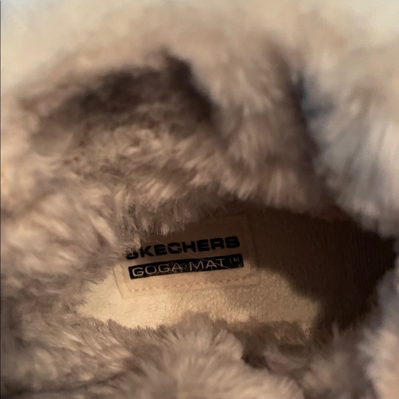 Skechers Women's Beige Fur-Lined GOGA MAT Winter Boots - Picture 3 of 8
